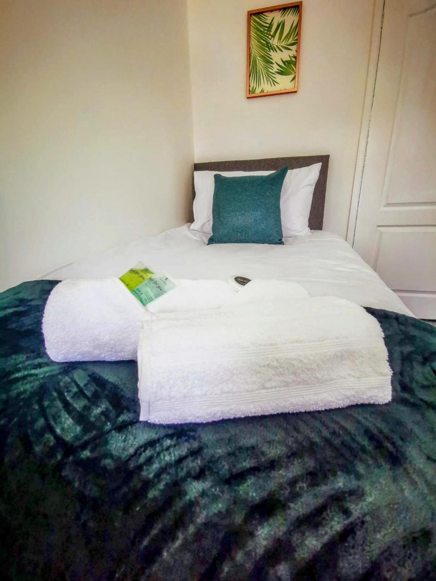 No 7 - Bright, Spacious 3 Bed Home With Parking & Wifi Huyton Εξωτερικό φωτογραφία