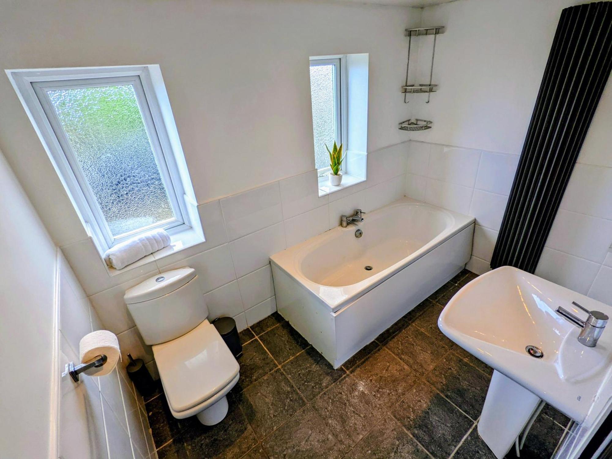 No 7 - Bright, Spacious 3 Bed Home With Parking & Wifi Huyton Εξωτερικό φωτογραφία