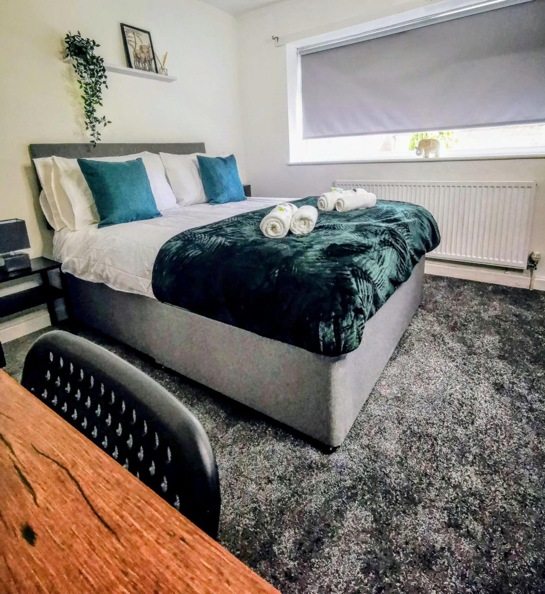No 7 - Bright, Spacious 3 Bed Home With Parking & Wifi Huyton Εξωτερικό φωτογραφία