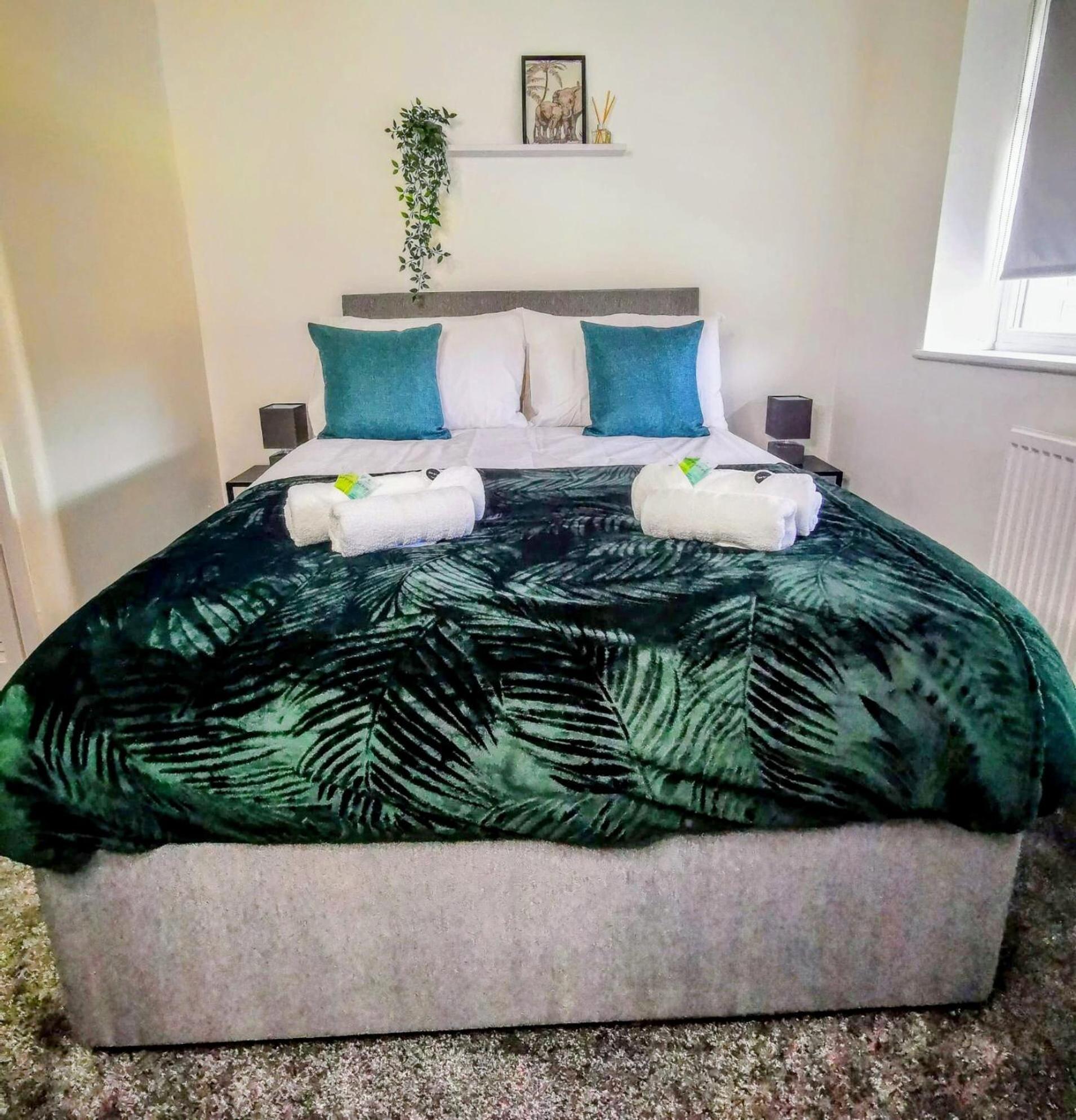 No 7 - Bright, Spacious 3 Bed Home With Parking & Wifi Huyton Εξωτερικό φωτογραφία