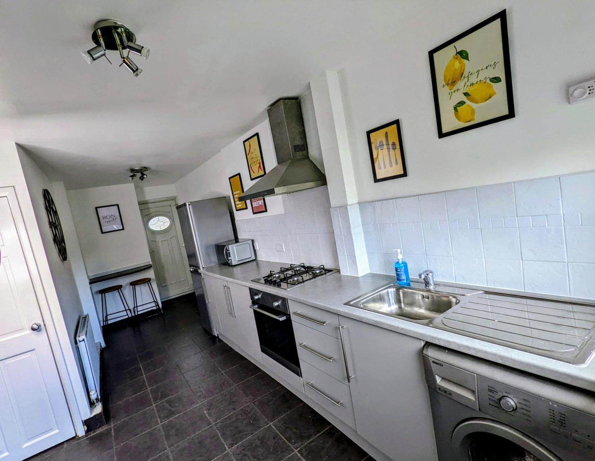 No 7 - Bright, Spacious 3 Bed Home With Parking & Wifi Huyton Εξωτερικό φωτογραφία